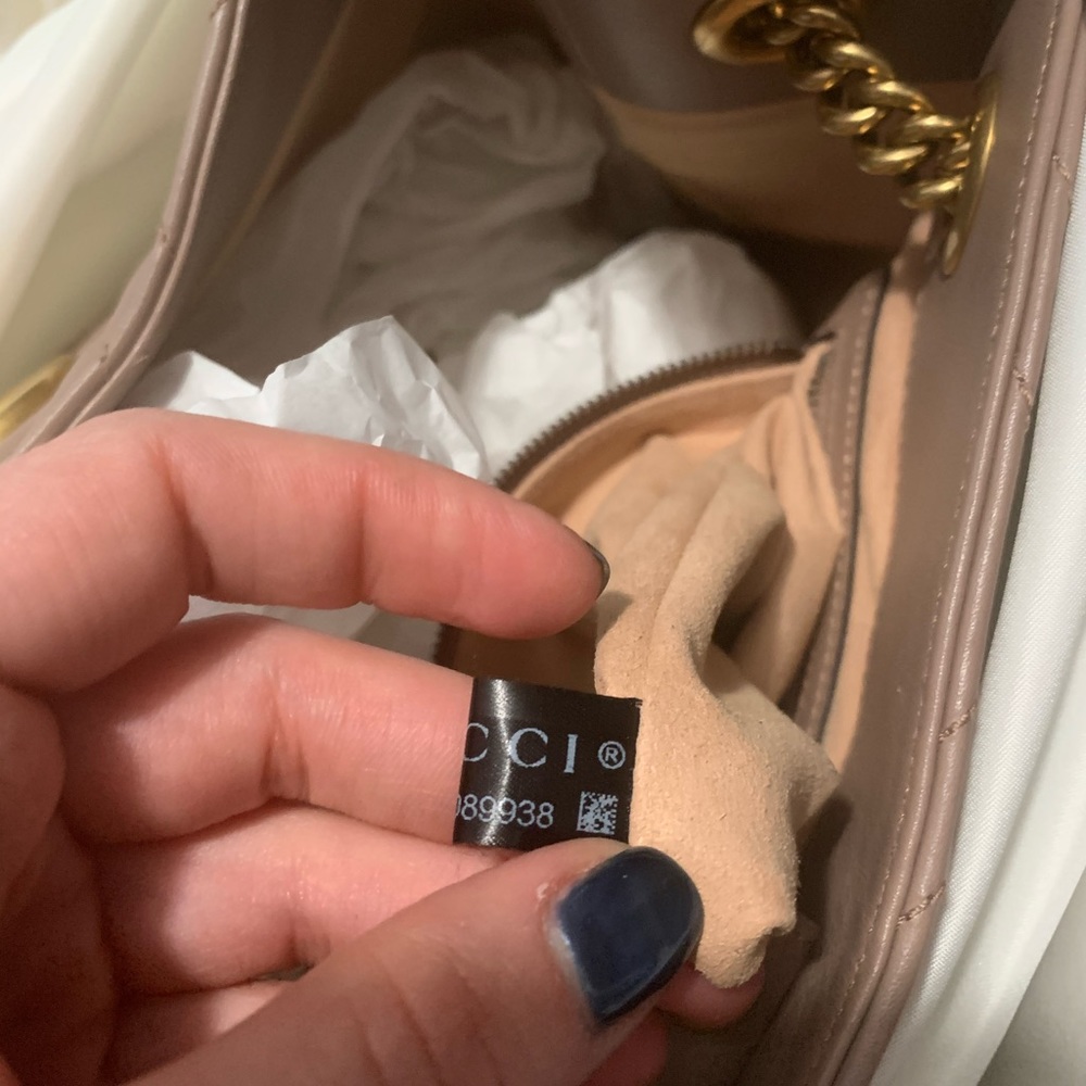 Gucci GG Marmont Meduim Matelasse Shoulder Bag. - Picture 12 of 12